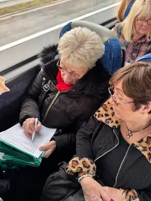 Adventi buszos kirándulás 2025: jó hangulat a buszon