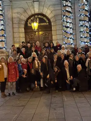 Adventi buszos kirándulás 2025: esti adventi hangulat Győrben