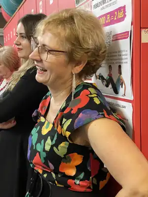 Nőnapi bál a Korallban: közös tánc és beszélgetés