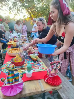 Tex-mex bográcsparti: a csapatok terített asztalai és ételei