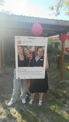 Tex-mex bográcsparti: fotófal a 7. születésnapon
