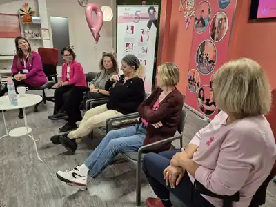 Pink Október 2025: kerekasztal-beszélgetés a Korallban