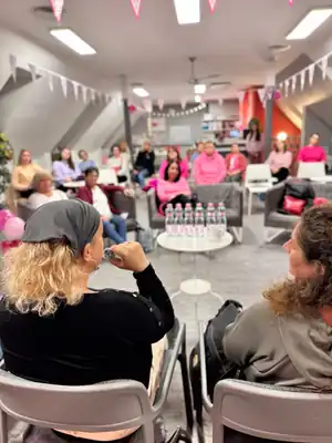 Pink Október 2025: kerekasztal-beszélgetés a Korallban