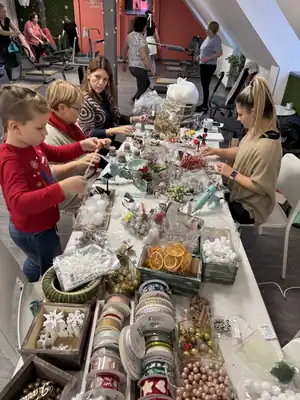 Az emeleti terem rendezvényen, órán és workshopon
